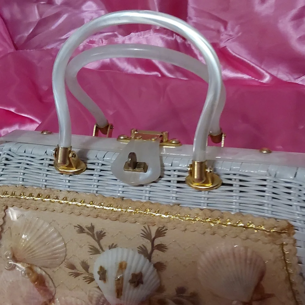 Great Gift!! Vintage mommy and me purse set